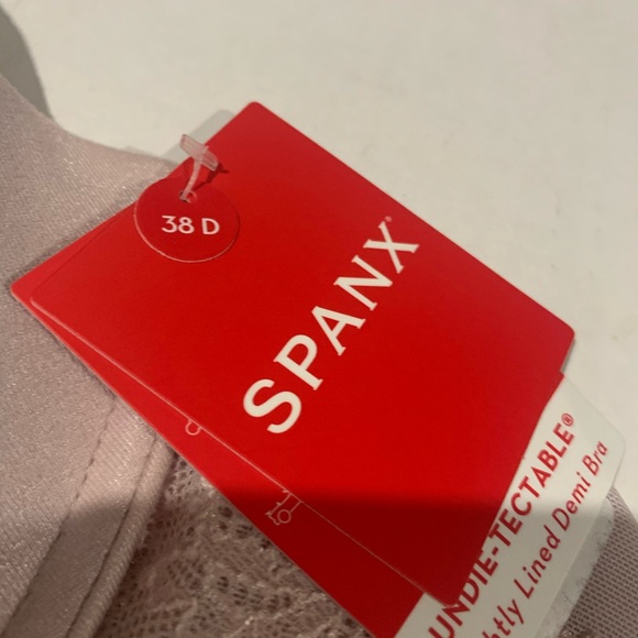SPANX Undie-tectable Lightly Lined. NWT BRA. 32D - Picture 7 of 8